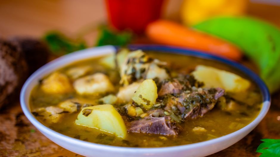 ¿Por qué el sancocho es un plato emblemático? — Gastronomía de Peravia: Platos Típicos que Debes Probar — turismo RD