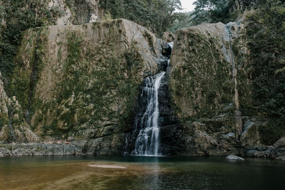 Salto Alto: Una Joya Natural en la Provincia de Barahona — imagen de turismo en República Dominicana