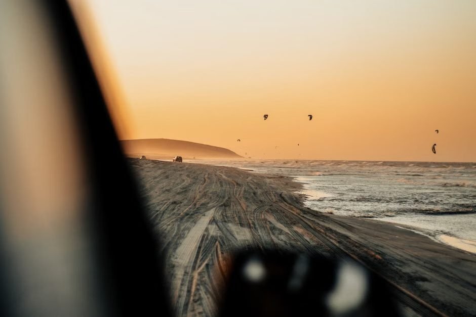 Kitesurf en las Dunas de Baní: Tendencias 2026 — imagen de turismo en República Dominicana