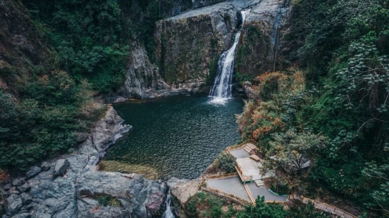 Aventuras al aire libre en La Vega y Samaná — imagen de turismo en República Dominicana