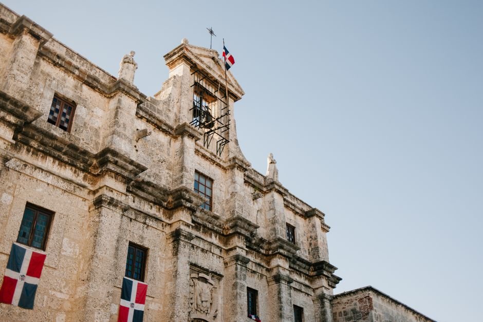 Sumérgete en la Cultura Local — Explora la Riqueza Cultural y Histórica de Santo Domingo — turismo RD
