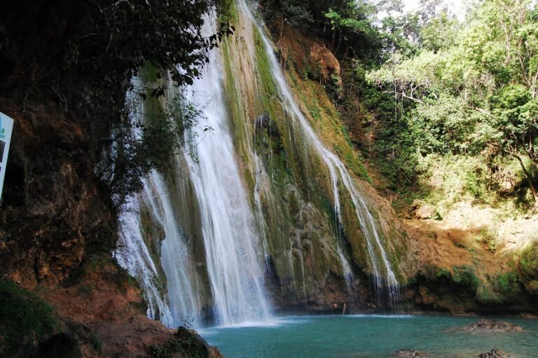 Salto El Limón y su poza, en Samaná